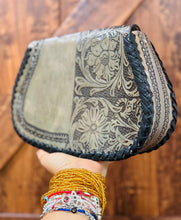 Load image into Gallery viewer, Valeria Crossbody Purse
