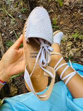 Load image into Gallery viewer, Alpargata Huarache - White
