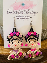 Load image into Gallery viewer, Fridita Huichol Earrings
