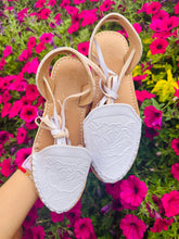 Load image into Gallery viewer, Alpargata Huarache - White
