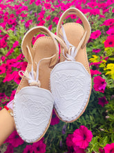 Load image into Gallery viewer, Alpargata Huarache - White
