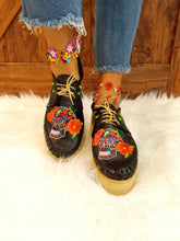 Load image into Gallery viewer, Catrina Loafers - Black
