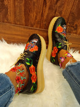 Load image into Gallery viewer, Catrina Loafers - Black
