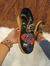 Load image into Gallery viewer, Catrina Loafers - Black
