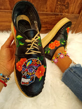Load image into Gallery viewer, Catrina Loafers - Black
