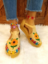 Load image into Gallery viewer, Girasol Multicolor Huarache
