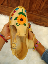 Load image into Gallery viewer, Girasol Multicolor Huarache
