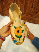 Load image into Gallery viewer, Girasol Multicolor Huarache
