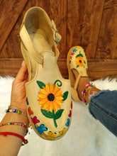 Load image into Gallery viewer, Girasol Multicolor Huarache
