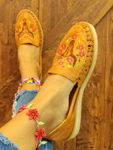 Load image into Gallery viewer, Cowgirl huarache
