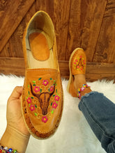 Load image into Gallery viewer, Cowgirl huarache
