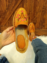 Load image into Gallery viewer, Cowgirl huarache
