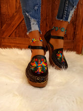 Load image into Gallery viewer, Otomi Block Heels
