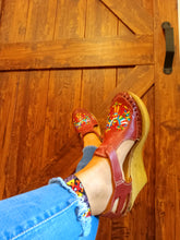 Load image into Gallery viewer, Otomi Platform - Burgundy
