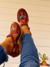 Load image into Gallery viewer, Otomi Platform - Burgundy
