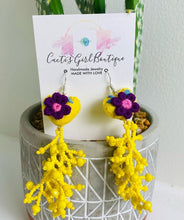 Load image into Gallery viewer, Love  Earring
