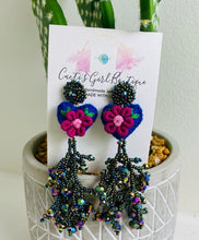 Load image into Gallery viewer, Love  Earring
