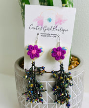 Load image into Gallery viewer, Love  Earring

