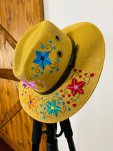 Load image into Gallery viewer, Flor Hand  Embroidered Hat
