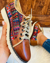 Load image into Gallery viewer, Telar Loafers - Tan
