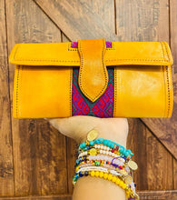 Load image into Gallery viewer, The Telar Leather Wallet
