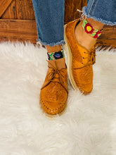 Load image into Gallery viewer, Adelita Loafers - Tan
