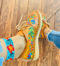 Load image into Gallery viewer, Loafers Otomi - Tan
