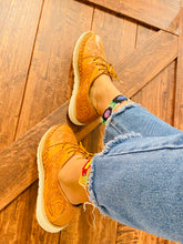 Load image into Gallery viewer, Adelita Loafers - Tan
