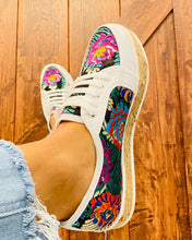 Load image into Gallery viewer, Luisa Sneaker’s Mexican - White
