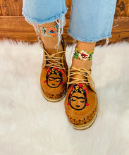 Load image into Gallery viewer, Frida Loafers - Tan
