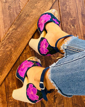 Load image into Gallery viewer, Micaela Block Heels - Purple
