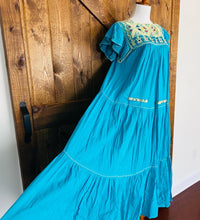 Load image into Gallery viewer, San Andress Telar Dress
