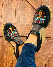 Load image into Gallery viewer, Otomi Platforms - Black
