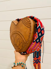 Load image into Gallery viewer, Corazón Crossbody Purse
