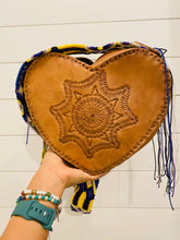 Load image into Gallery viewer, Corazón Crossbody Purse
