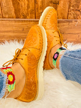 Load image into Gallery viewer, Adelita Loafers - Tan
