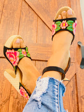 Load image into Gallery viewer, Micaela Block Heels - Black/pink
