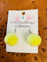 Load image into Gallery viewer, Pom- Pom Earrings
