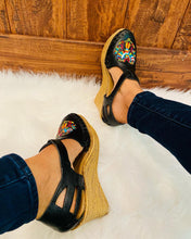 Load image into Gallery viewer, Otomi Platforms - Black
