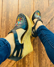 Load image into Gallery viewer, Otomi Platforms - Black
