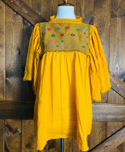 Load image into Gallery viewer, Mariposa Telar Tunic Blouse
