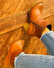 Load image into Gallery viewer, Ximena Boot - Tan
