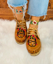 Load image into Gallery viewer, Frida Loafers - Tan
