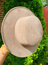Load image into Gallery viewer, Mexicano Suede  Hat
