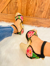 Load image into Gallery viewer, Micaela Block Heels - Black/pink
