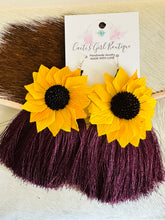 Load image into Gallery viewer, Girasol Earrings
