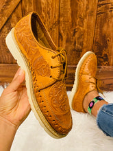 Load image into Gallery viewer, Adelita Loafers - Tan
